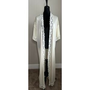 OLGA DESIGNER COLLECTION 1970's Cream Lace Long Robe Style 9776 Size M